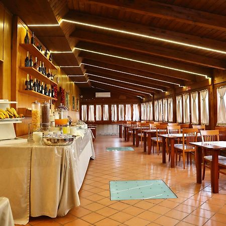 Hotel Max Aversa Bagian luar foto