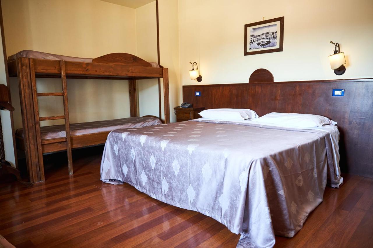 Hotel Max Aversa Bagian luar foto