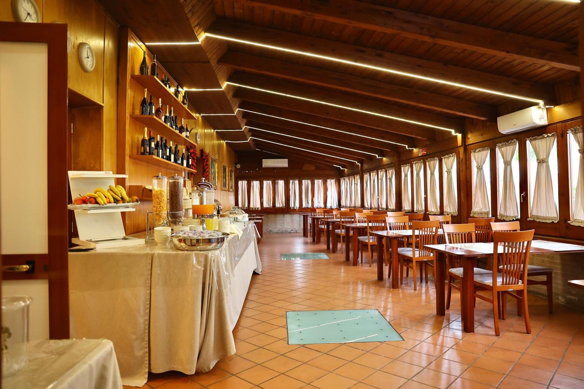 Hotel Max Aversa Bagian luar foto