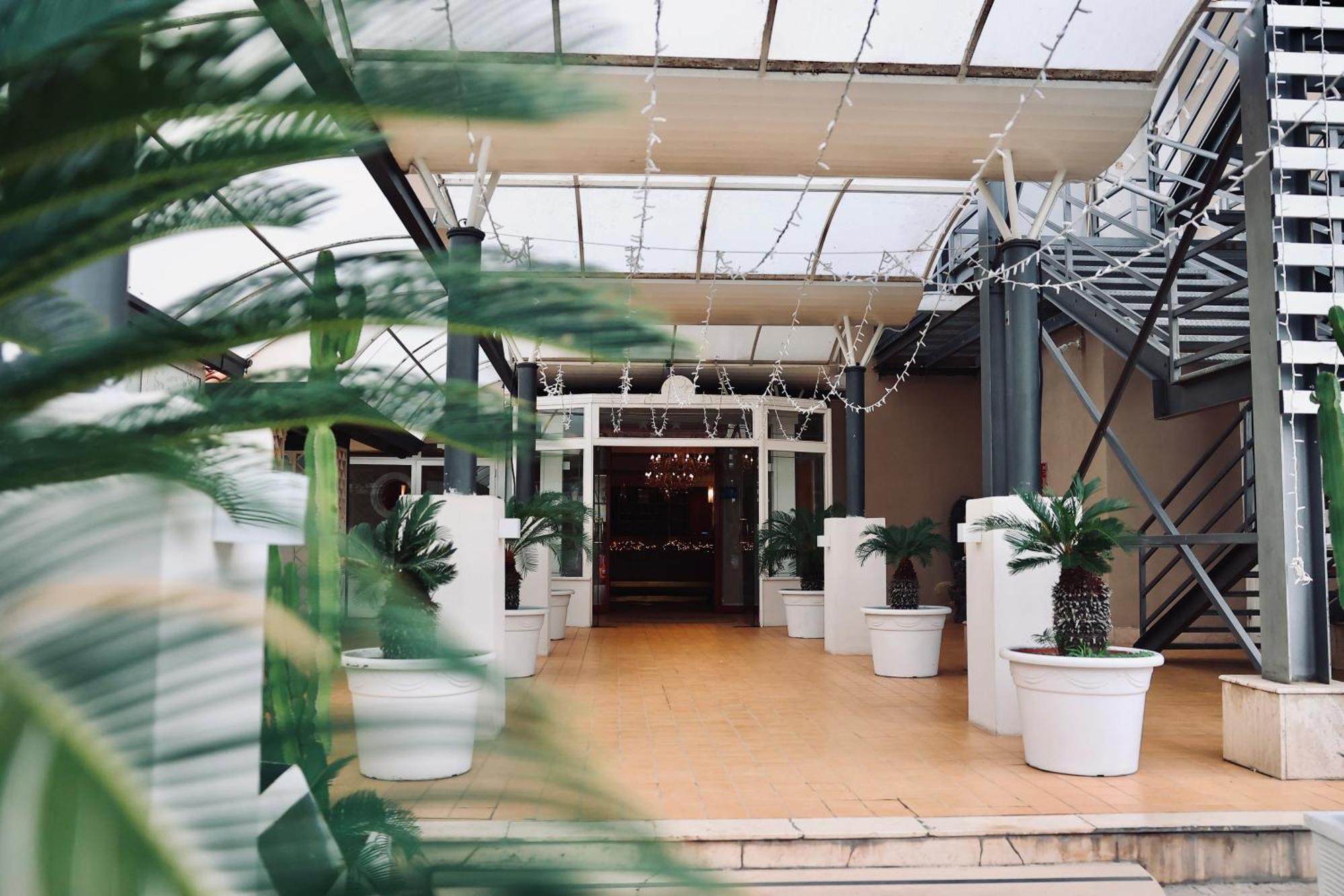 Hotel Max Aversa Bagian luar foto