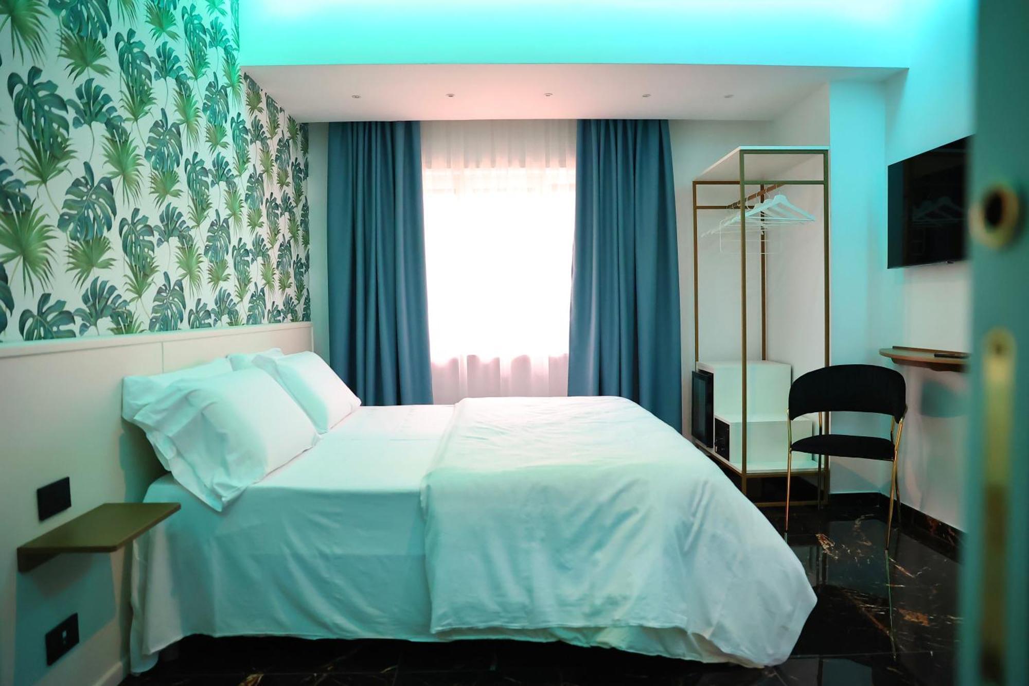 Hotel Max Aversa Bagian luar foto