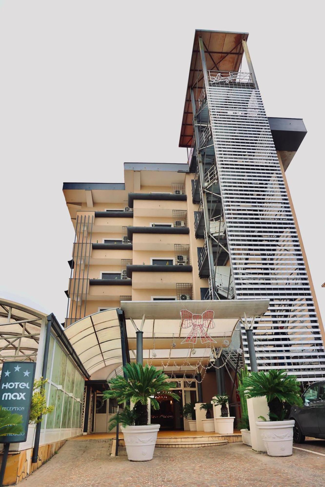 Hotel Max Aversa Bagian luar foto