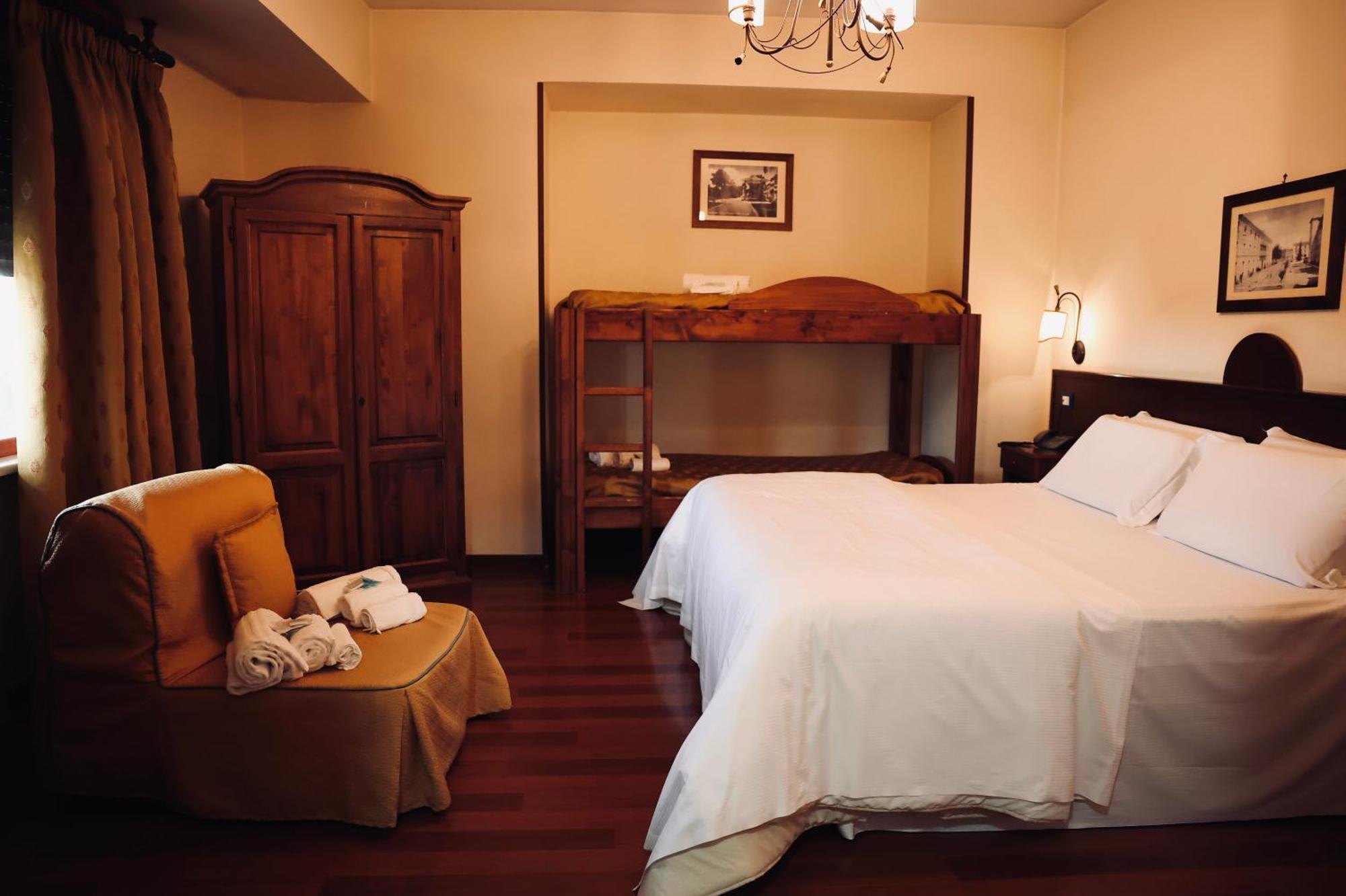 Hotel Max Aversa Bagian luar foto