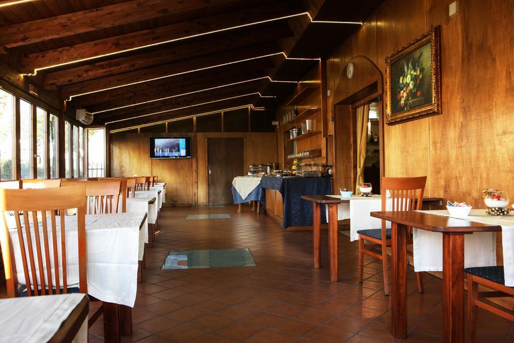 Hotel Max Aversa Bagian luar foto