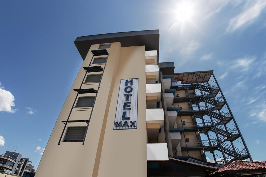 Hotel Max Aversa Bagian luar foto