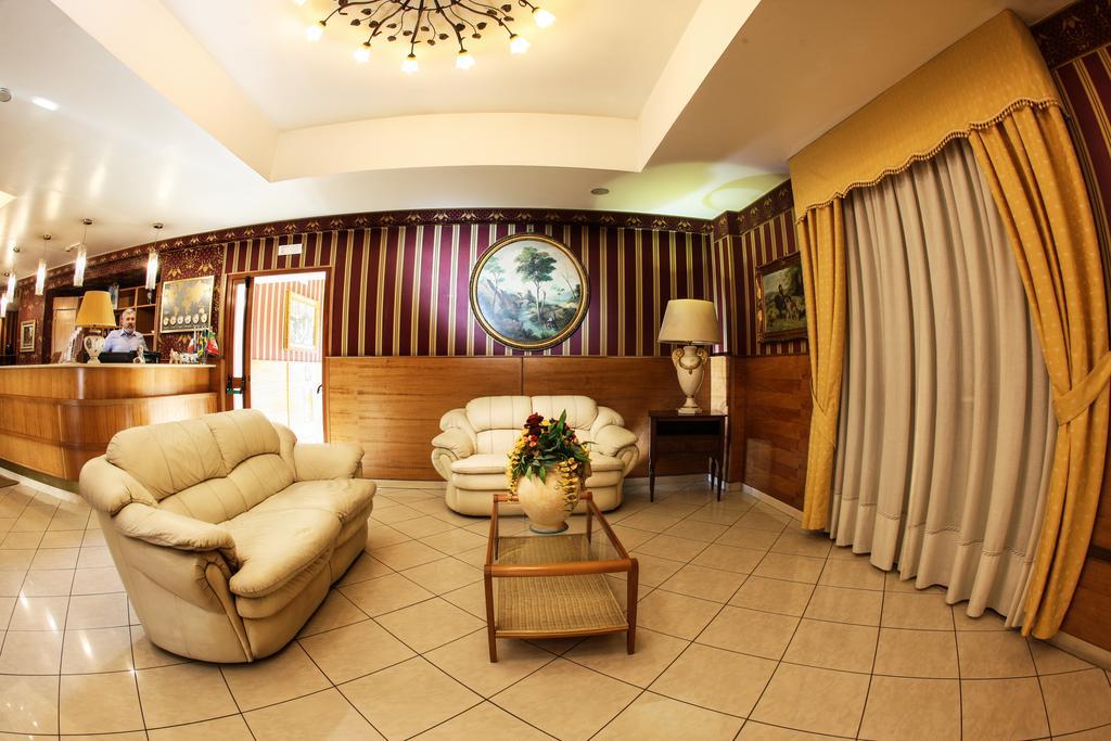 Hotel Max Aversa Bagian luar foto
